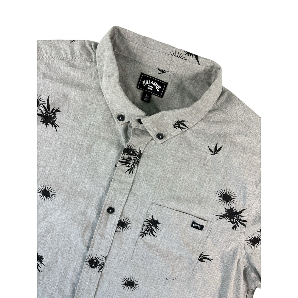 Billabong Button Up Shirt L Gray‎ Black Print Short Sleeve 90% Organic Cotton